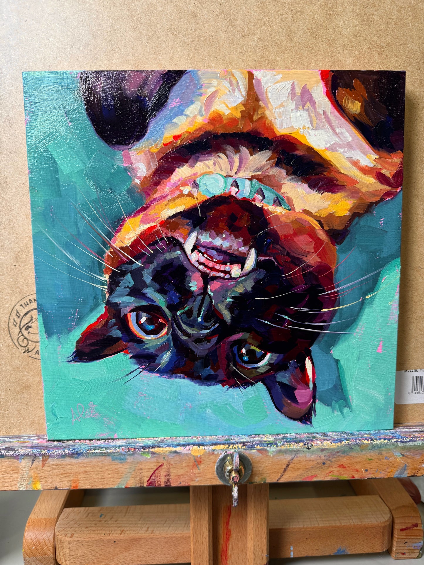 A soulful memorial oil painting of Mochi, a brown Siamese cat, featuring teal highlights in the fur and a rich, textured background in Alai Ganuza's signature style.